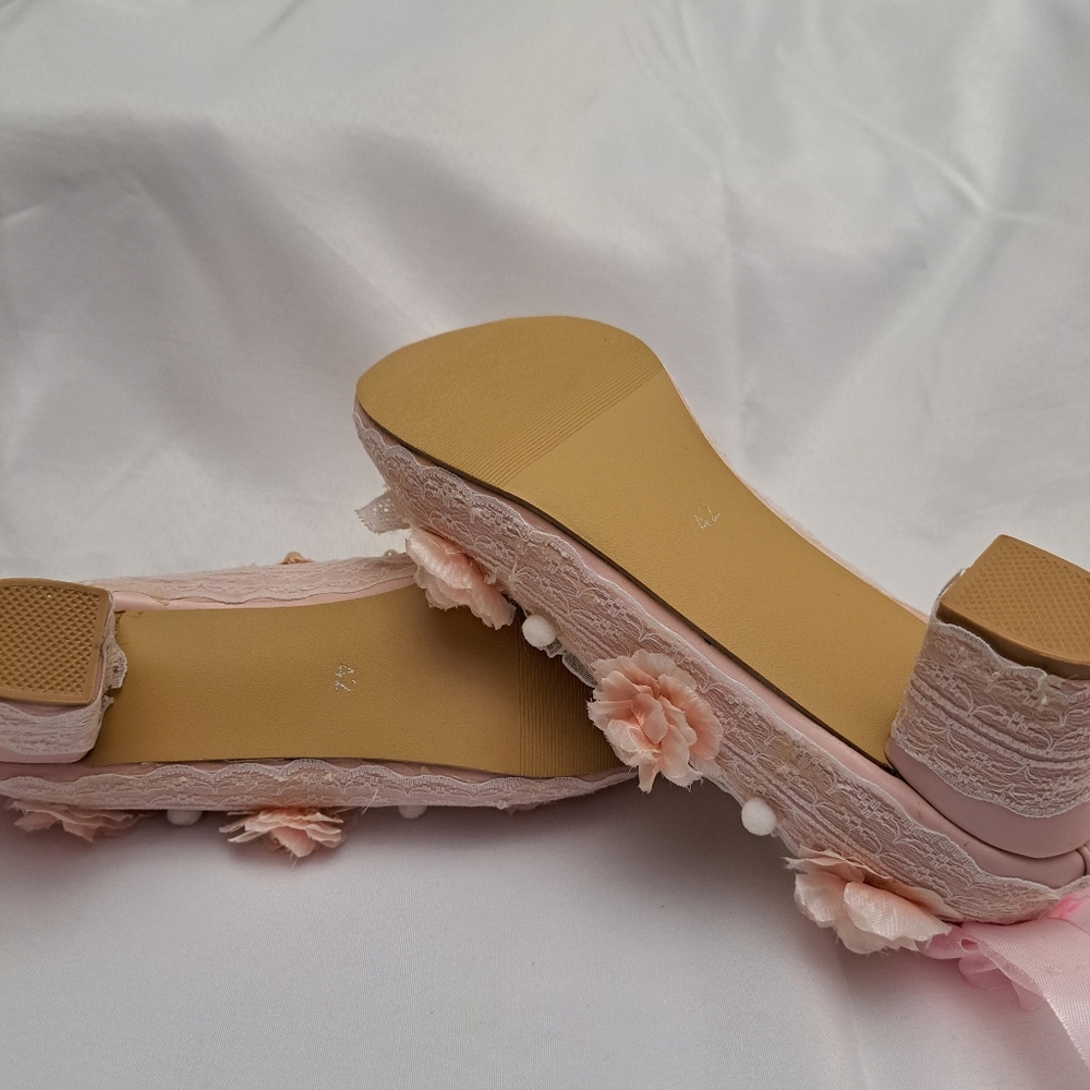 Pink & Lace Pumps - Picture 5 of 5